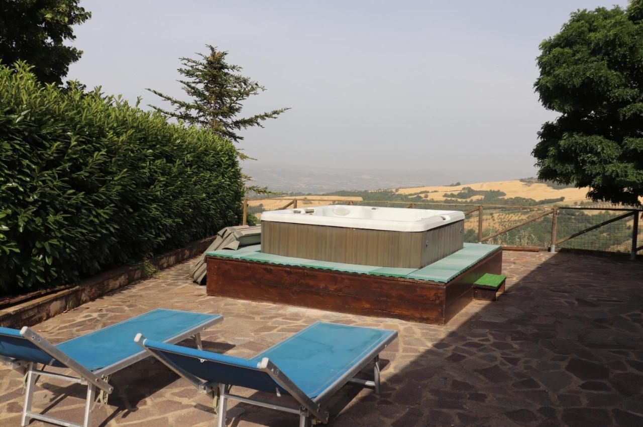 B&B Casale Roshlee Gualdo Cattaneo Exterior foto